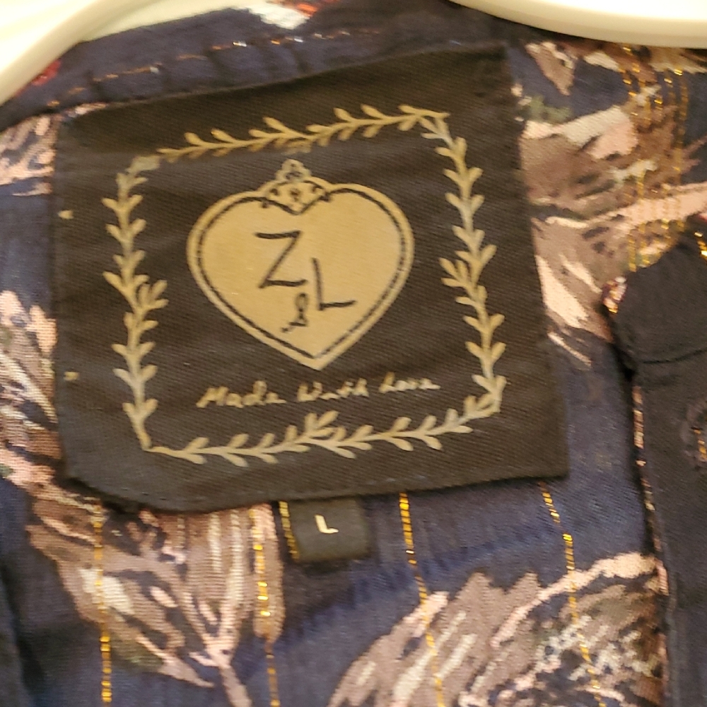 Chic Feather Patterned Blouse in Navy - image 4